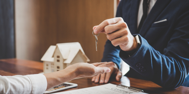 Why You Should Talk to a Real Estate Lawyer When Buying a Home