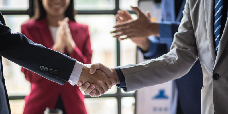 Why You Should Hire a Lawyer for Help with Business Negotiations